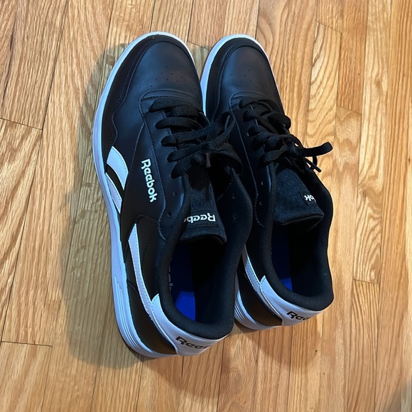 Reebok shoes - Picture 2 of 3